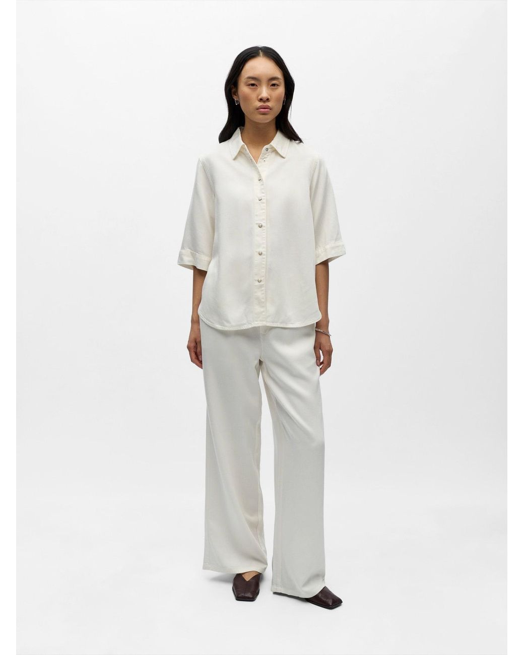 Object White Bluse Objframe