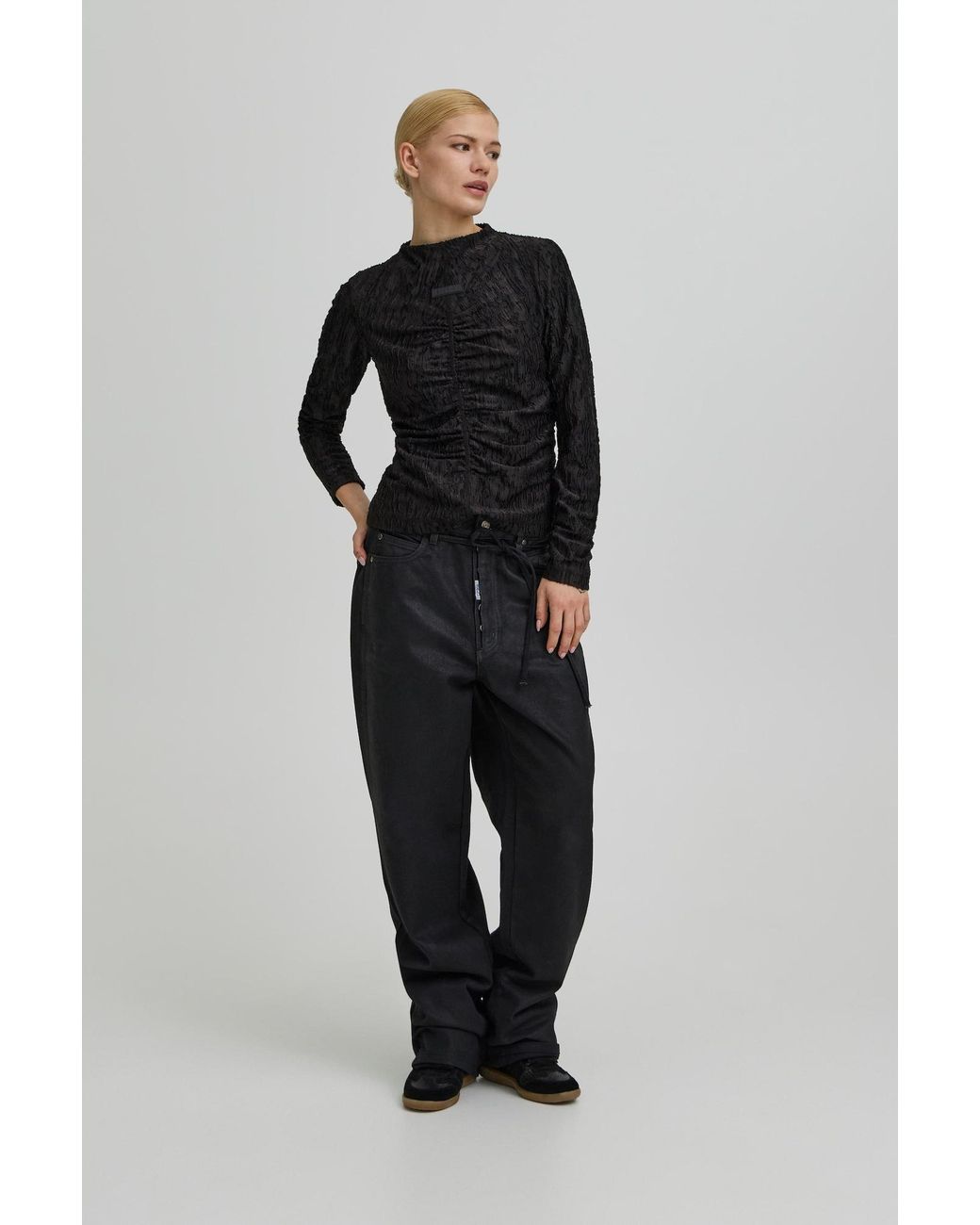 Ball Black Bluse