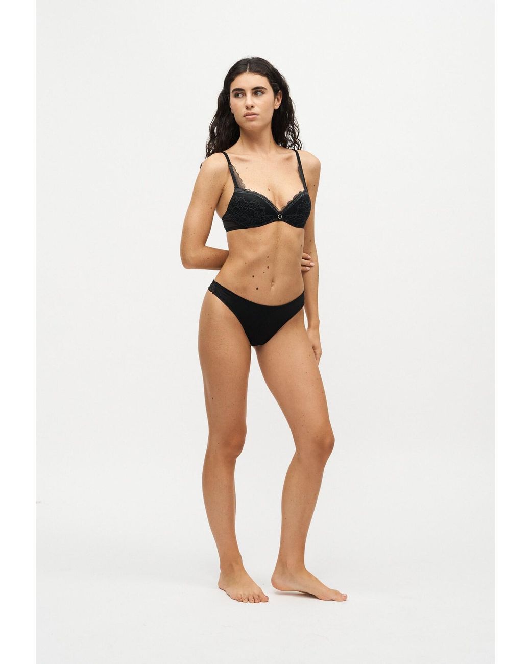 Triumph Black String Pretty