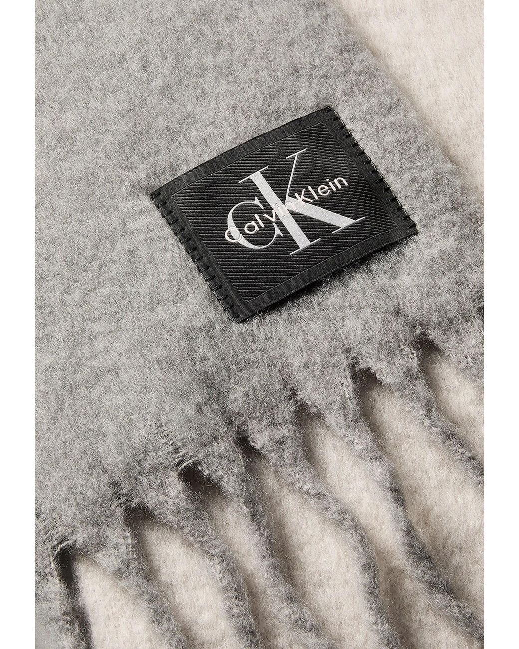 Calvin Klein Gray Schal