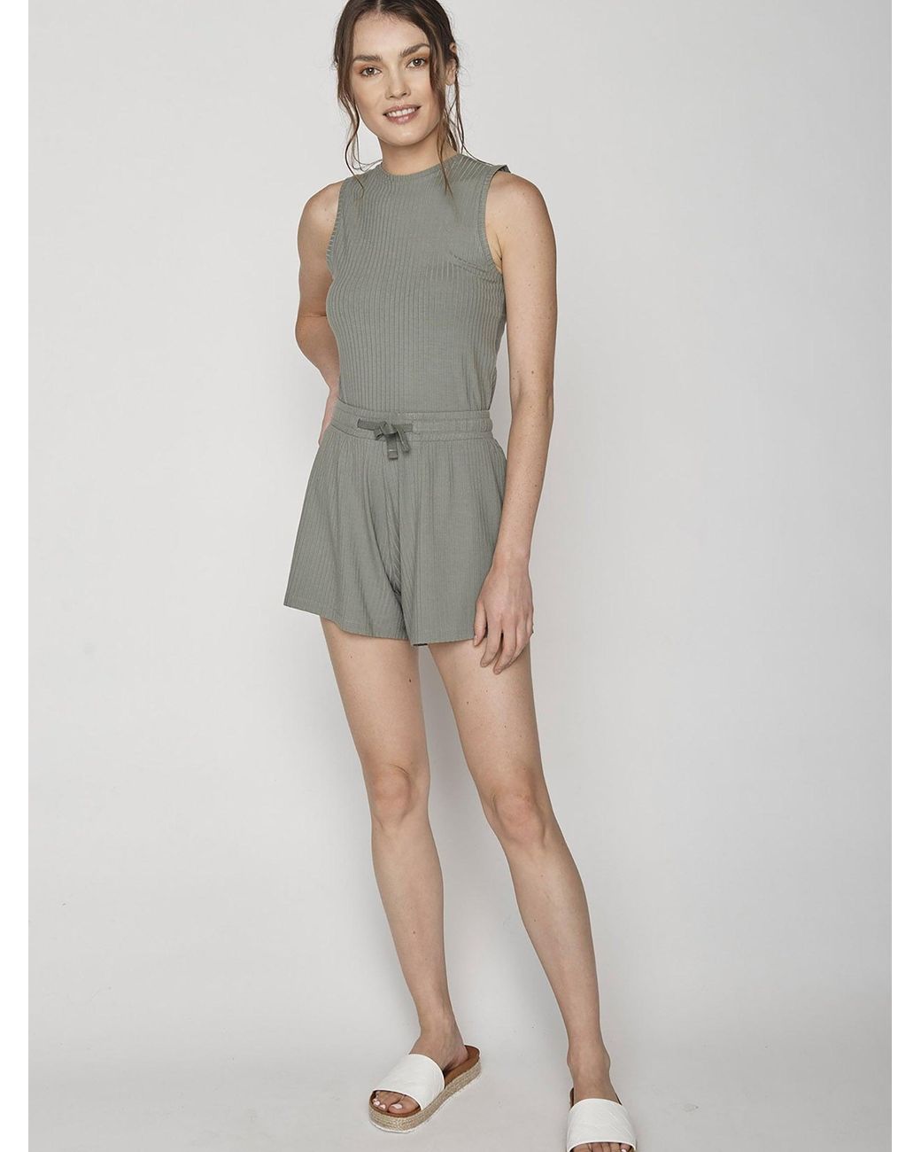 GreenBomb Gray Top Basic Few