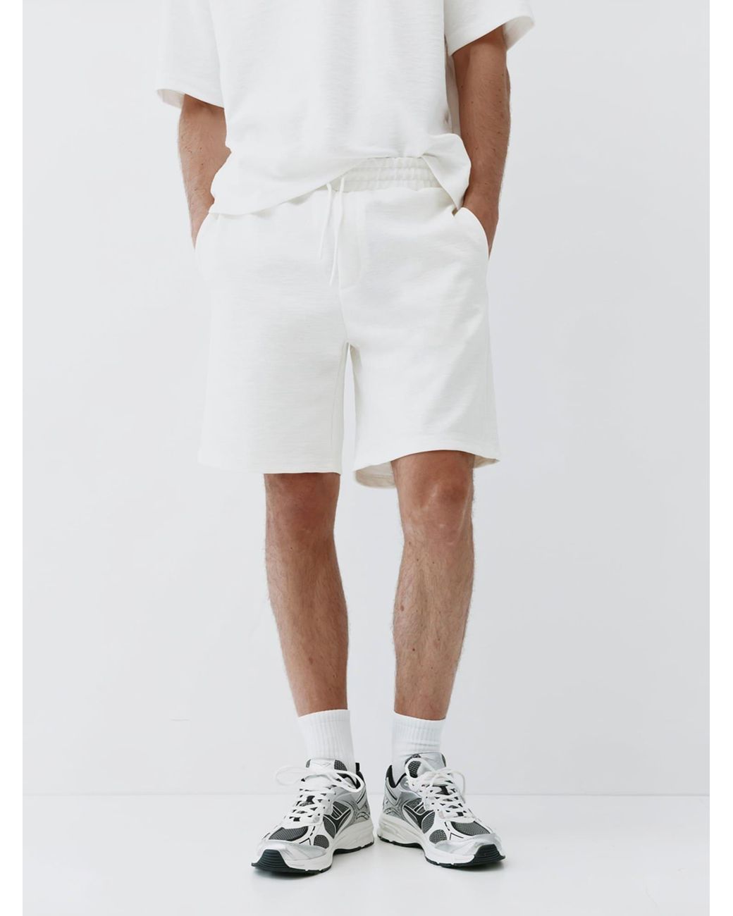 Pull&Bear Shorts in White für Herren