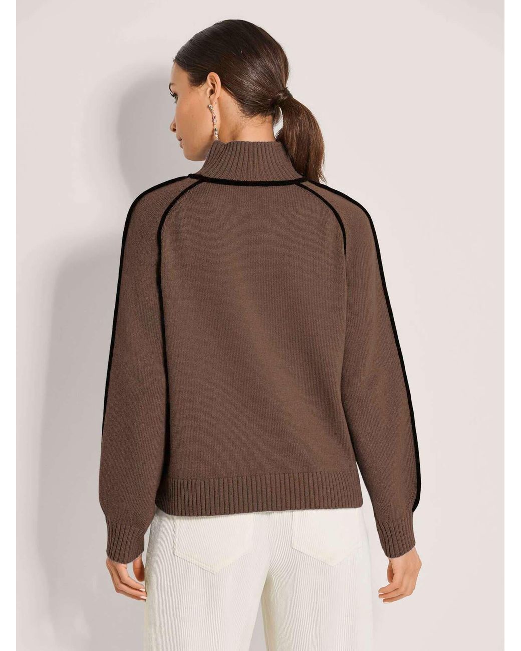 Madeleine Brown Pullover