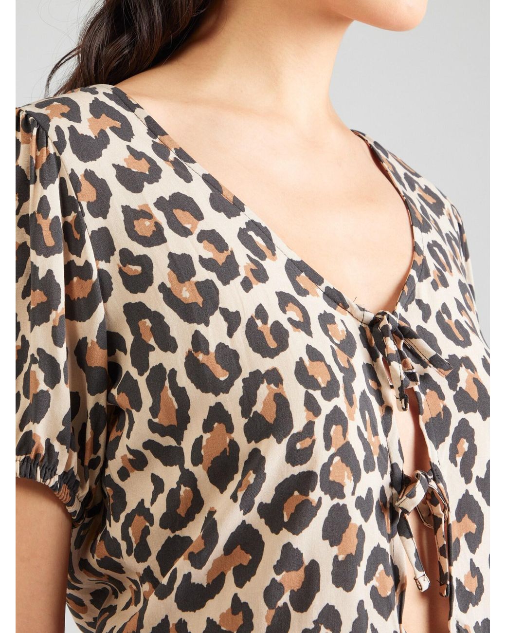 Sublevel White Bluse