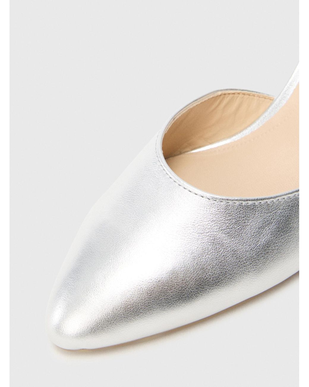 Gabor White Pumps