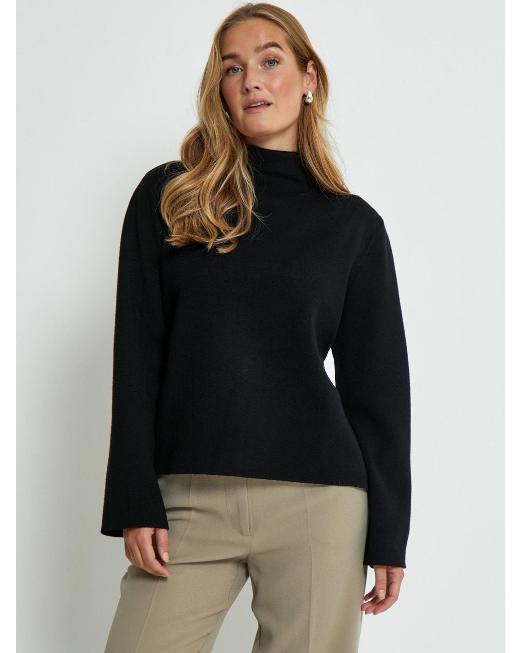Minus Black Pullover Lupi