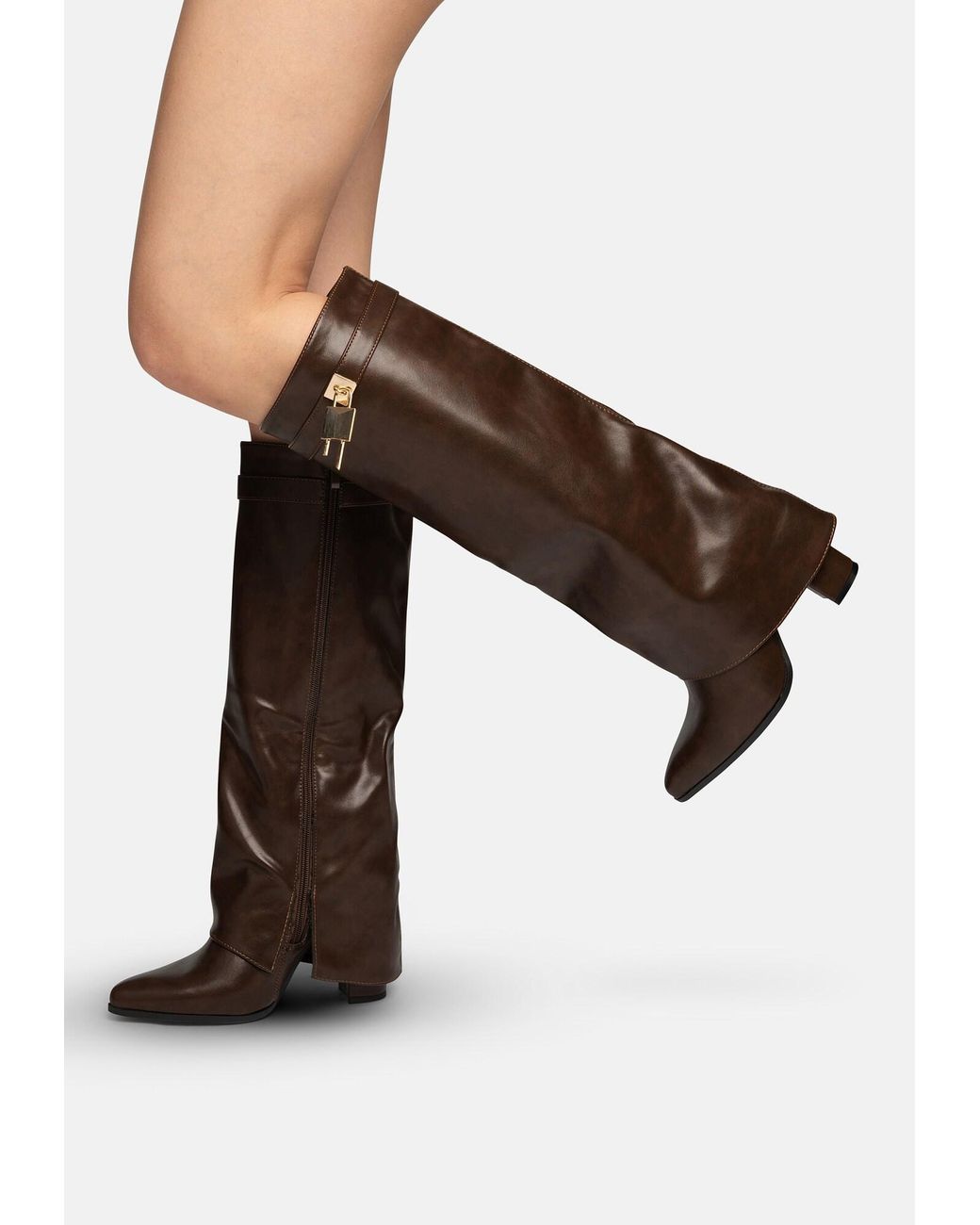 Elara Brown Stiefel