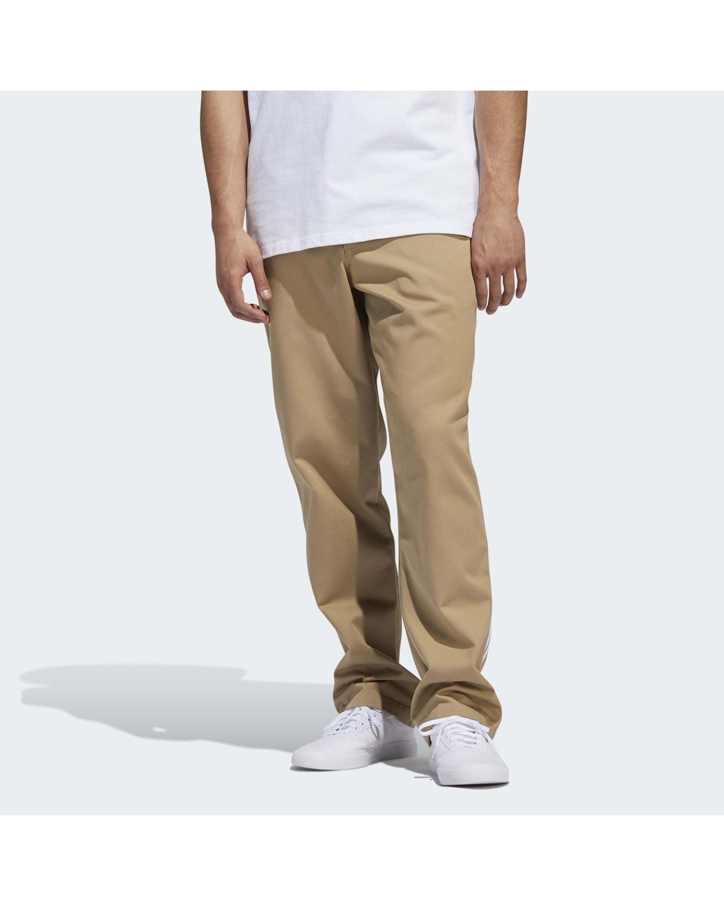 Pantalon Striped Chino Synthétique adidas pour homme en coloris Neutre |  Lyst