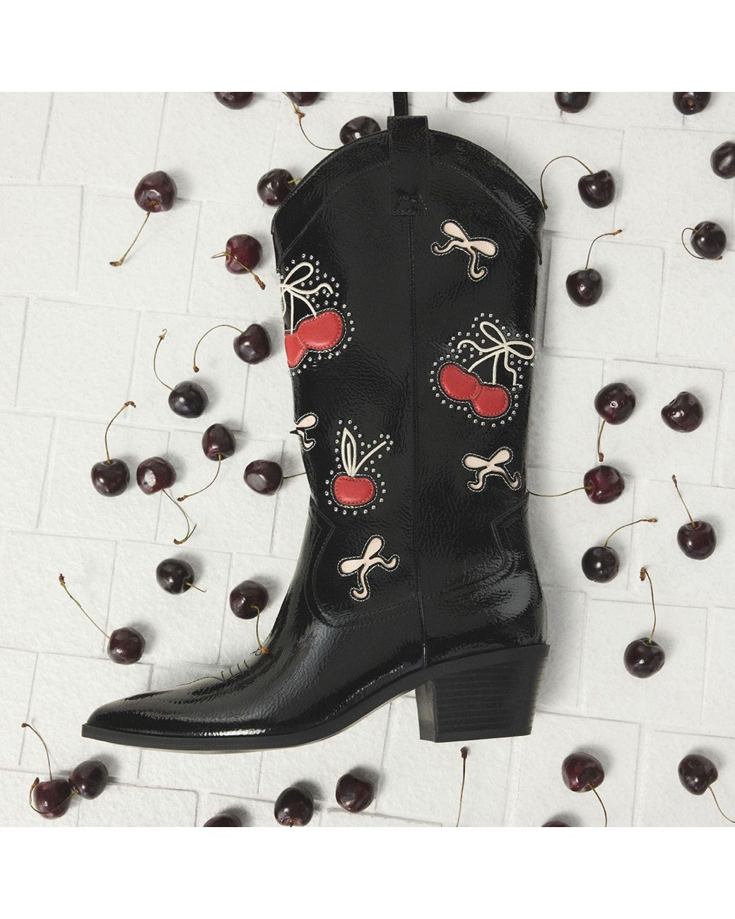 ALDO Black Cherrily – –