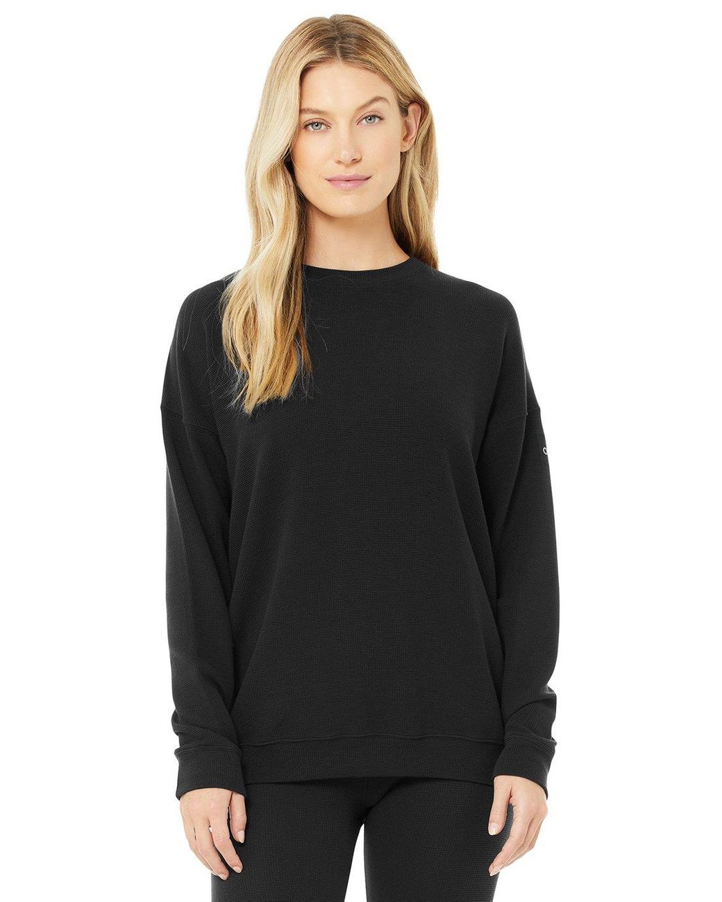 Alo Yoga Micro Waffle Relaxation Pullover Top in Black - Lyst