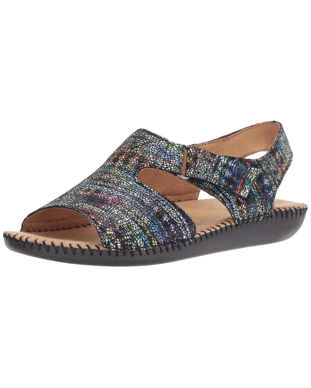 naturalizer flat sandals