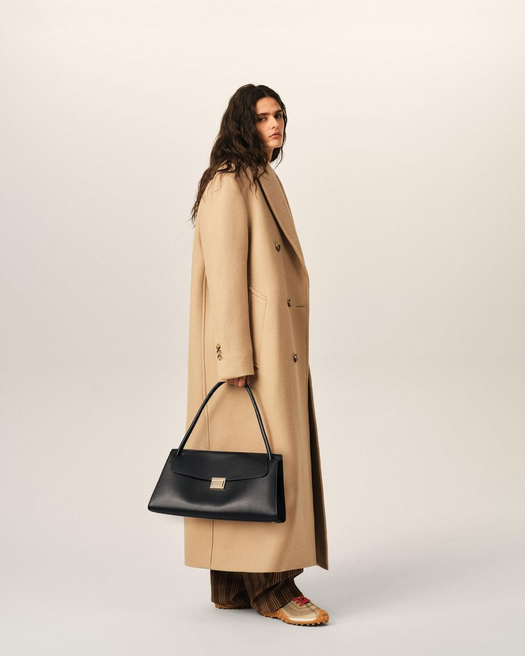 AMI Black Cow Leather Mimi Bag