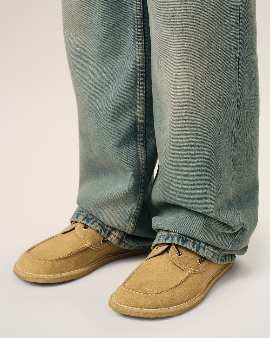 AMI Natural Cow Leather Boat Shoes