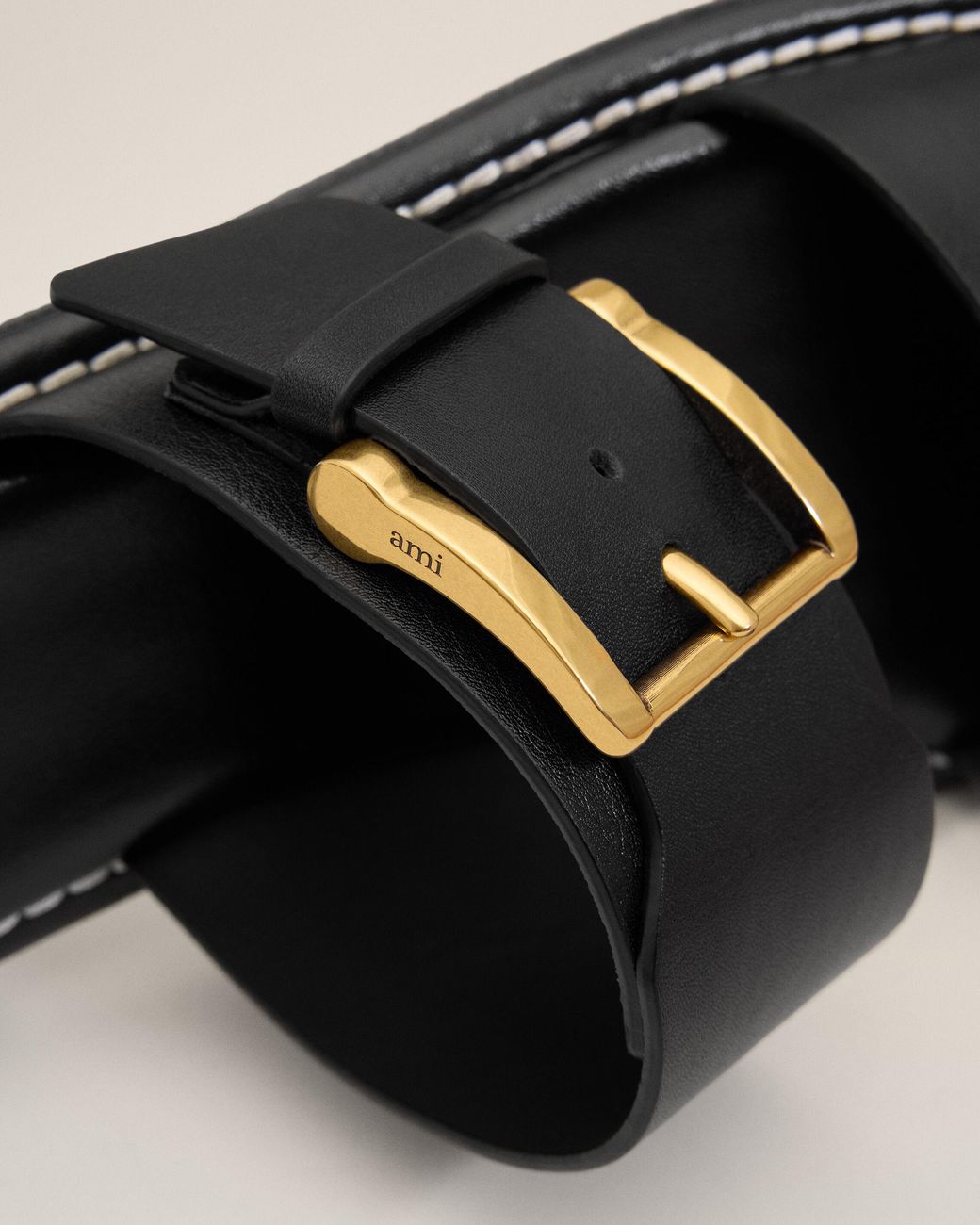 AMI Natural Cow Leather Buckle Sandals