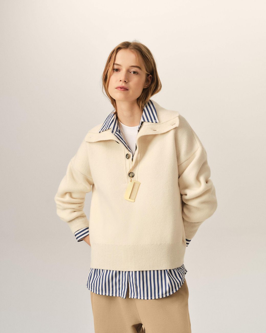 AMI Natural High Buttoned Collar Wool Sweater
