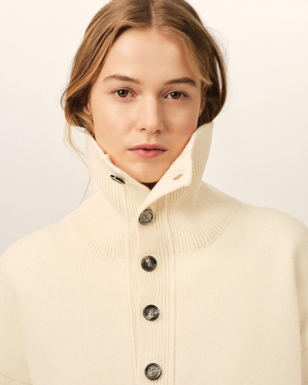 AMI Natural High Buttoned Collar Wool Sweater