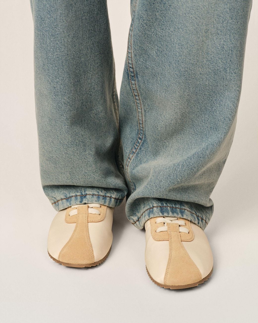 Sneakers Soft di AMI in Natural