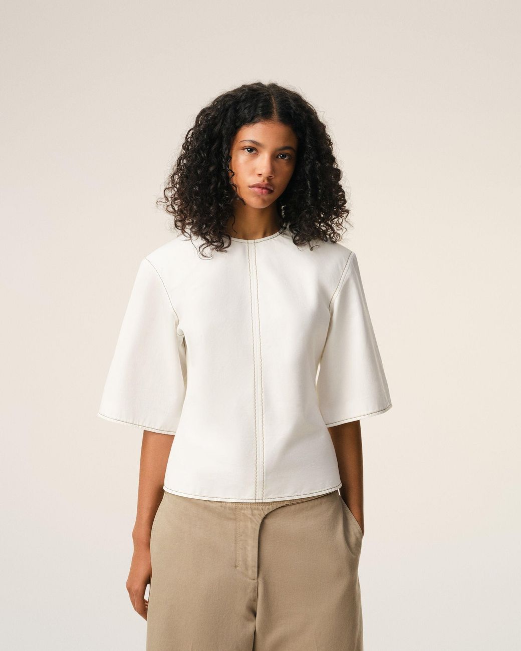 AMI Natural Cotton Short Sleeves Fitted Top