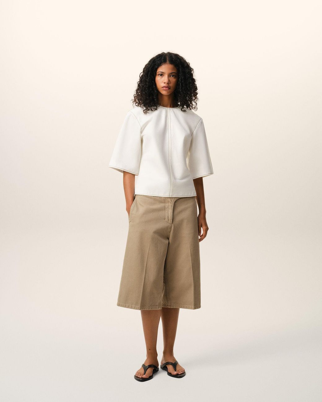 AMI Natural Cotton Short Sleeves Fitted Top