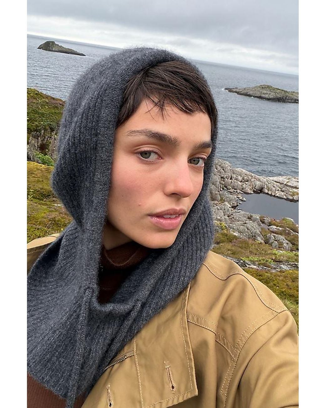 By Anthropologie Gray 100% Cashmere Ribbed Hood