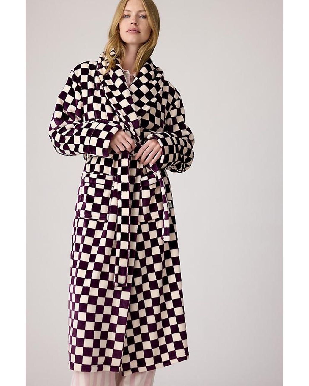 Chelsea Peers White Fleece Checkerboard Dressing Gown