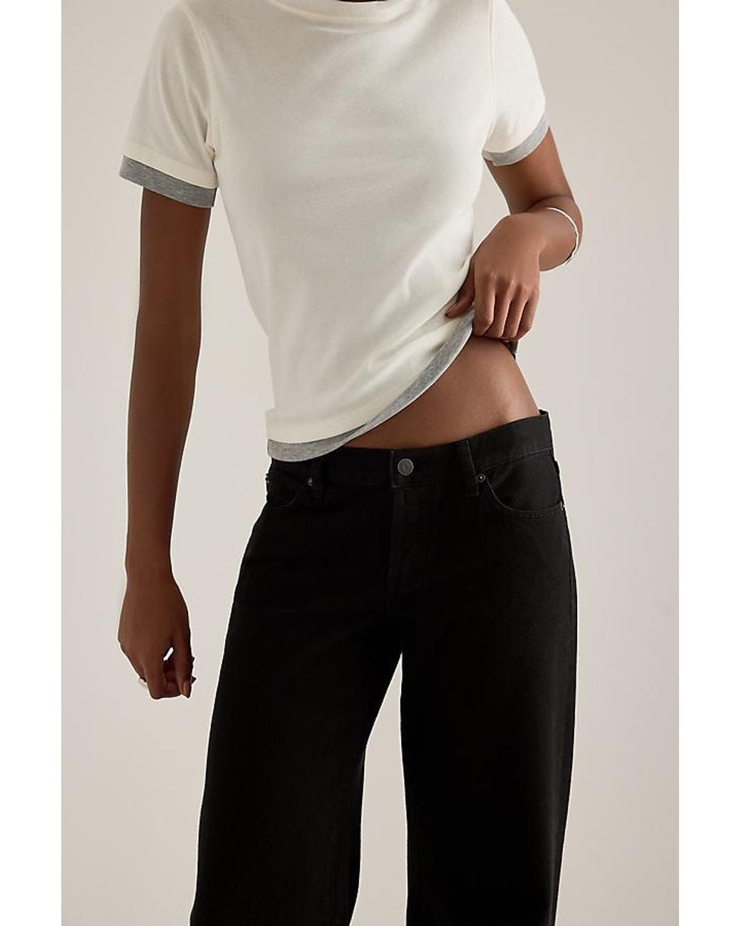 FRAME Natural The Low-Rise Wide-Leg Jeans