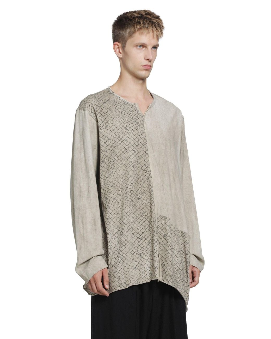 Ziggy Chen Gray Screen Print V-Neck Long Sleeve T-Shirt for men