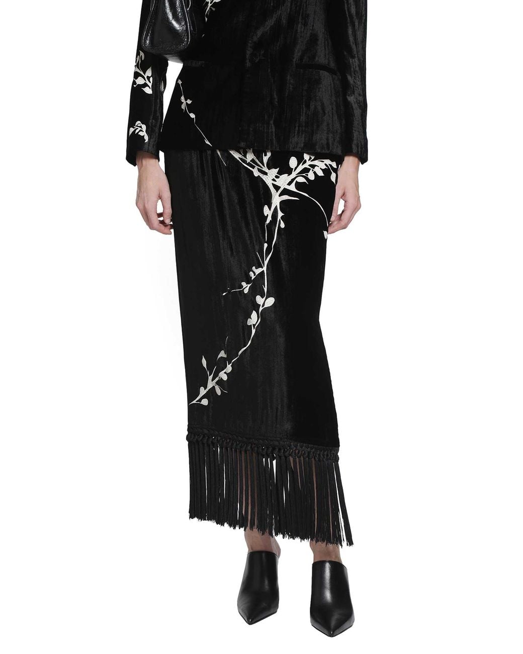 YA YI Black Bodhi Embroidery Skirt