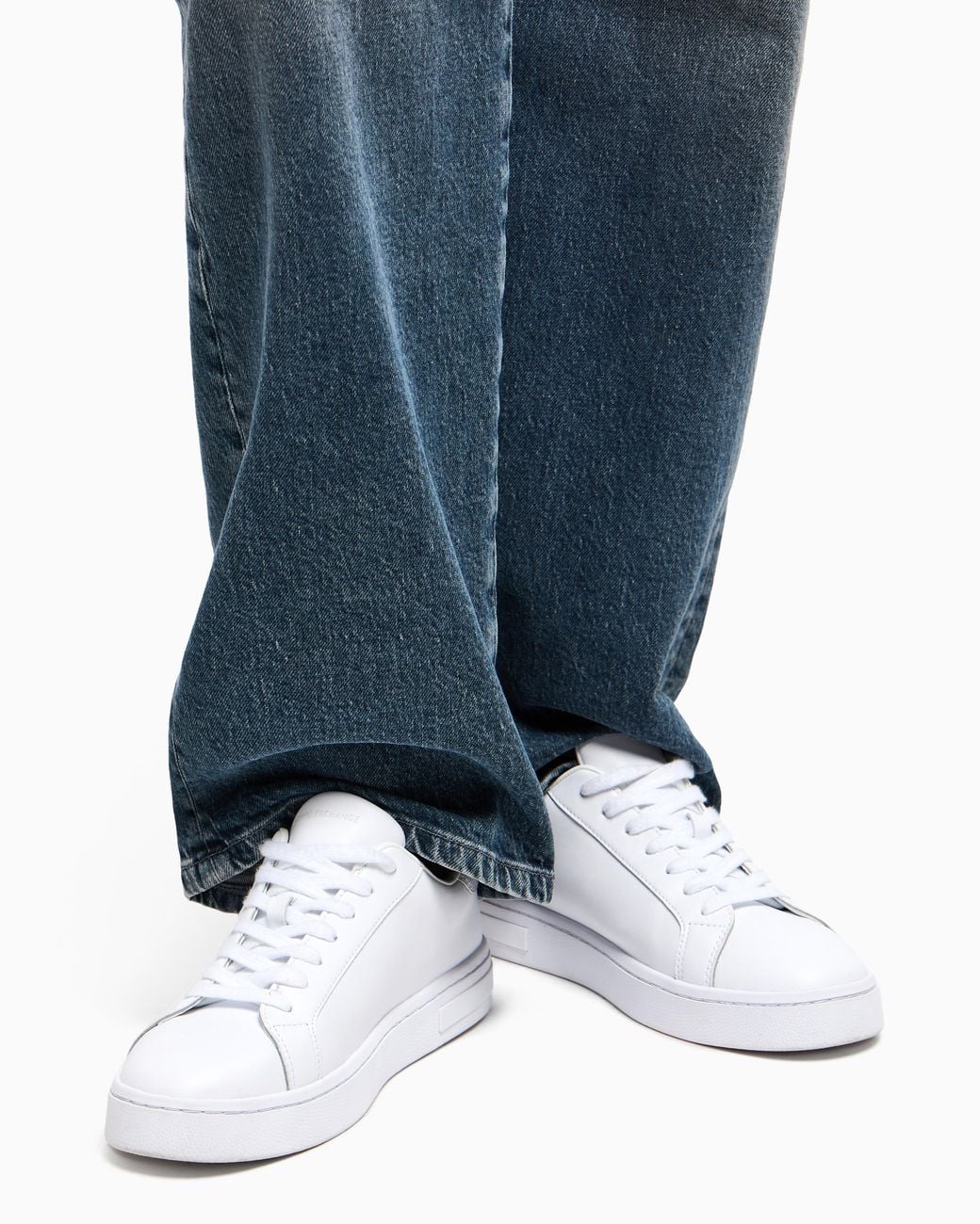 ARMANI EXCHANGE White Low-Top Sneakers