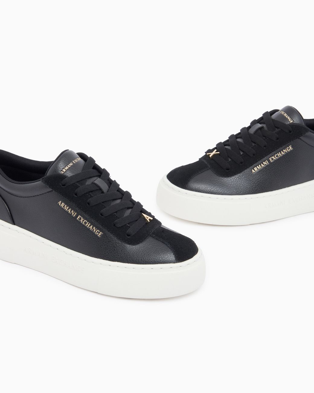ARMANI EXCHANGE White Low Cut Sneakers With Suede And Tumbled Finish