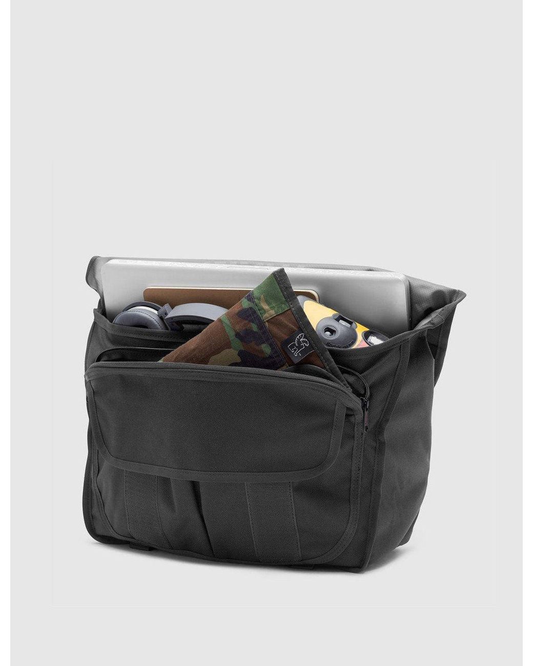 Chrome Industries Black Buran Ii Messenger Bag for men