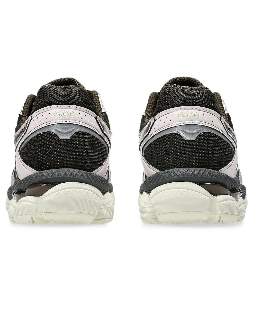 Asics Black Gel-Cumulus 16 for men