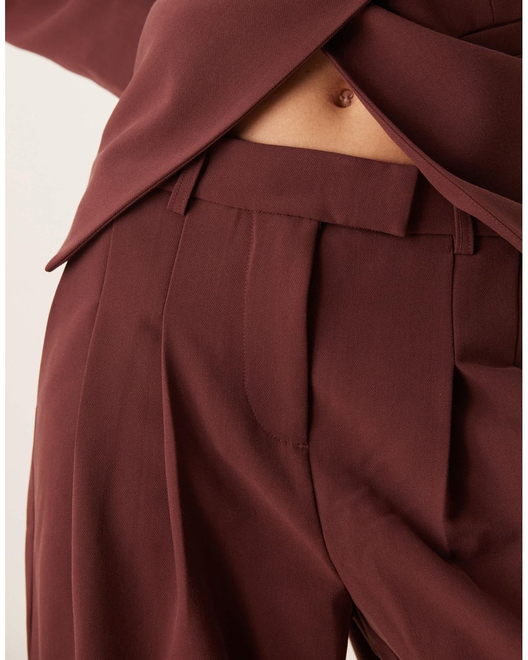 Aware Red – bundfaltenhose
