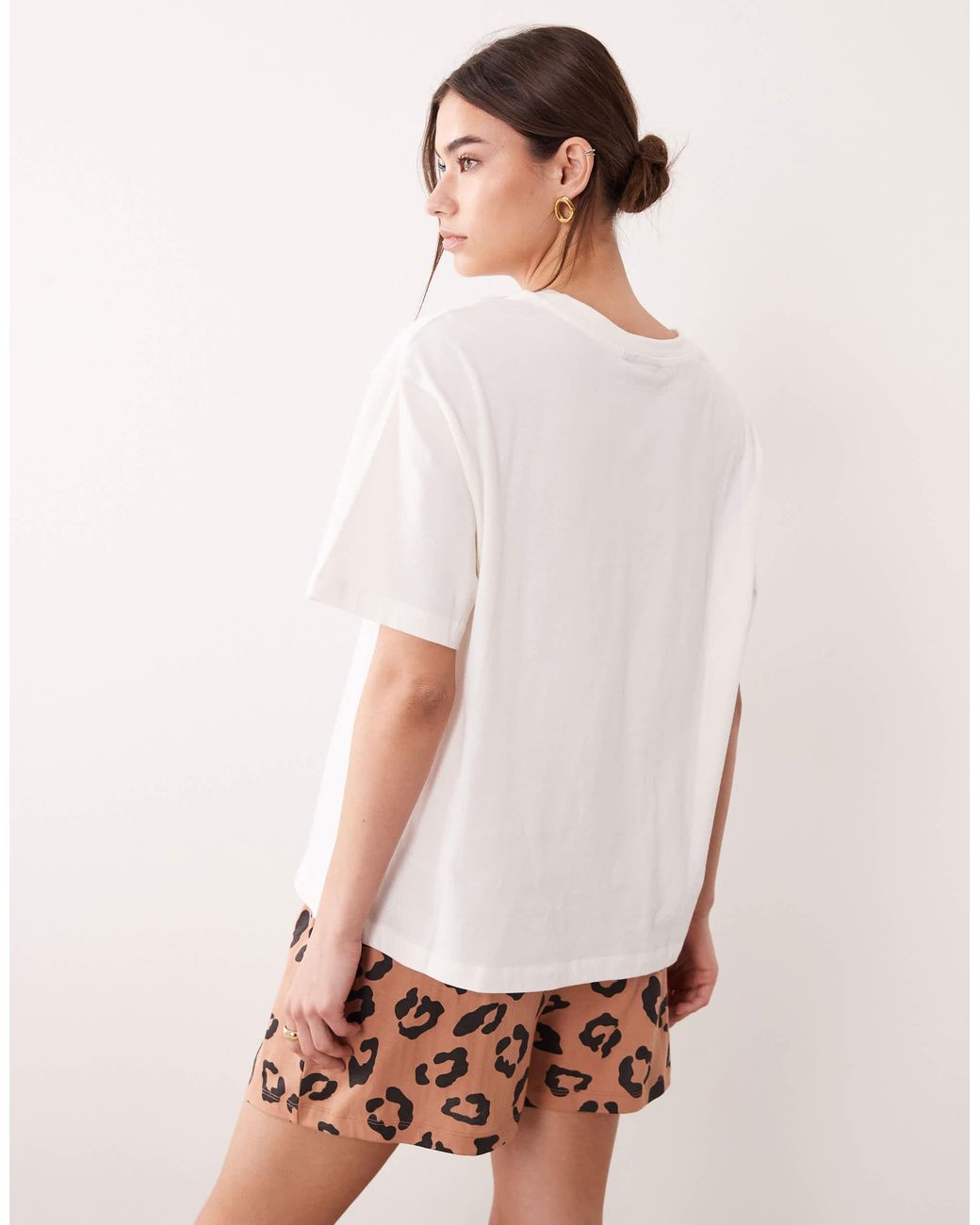 ASOS Pink – pyjama mit oversize-t-shirt mit "hibernation modus"-grafik und shorts mit leopardenmuster