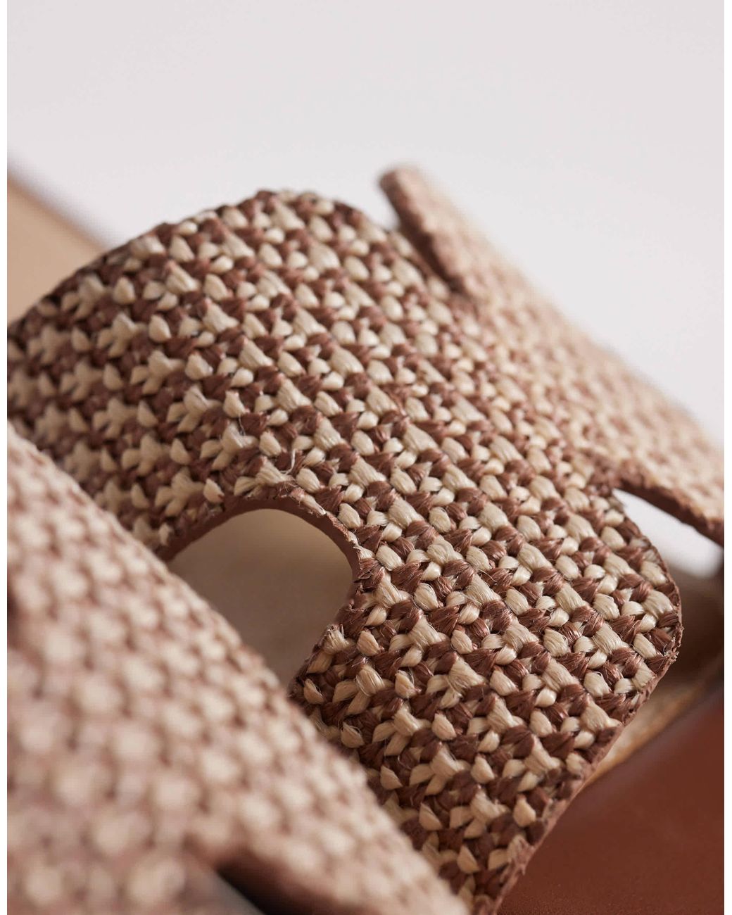 SEQWL Brown Storke Flat Sandals