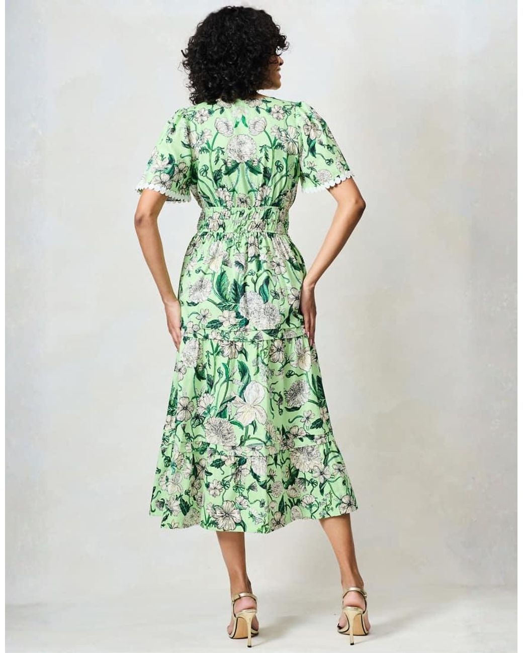 Hope & Ivy Green The Sylvie Lace Trim V-Neck Tiered Skirt Tea Dress