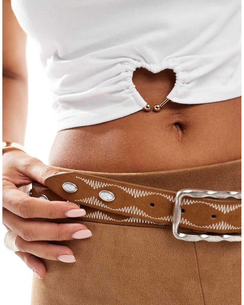 The Frolic White Exclusive Sleeveless Boatneck Top With Heart Hardware Detail