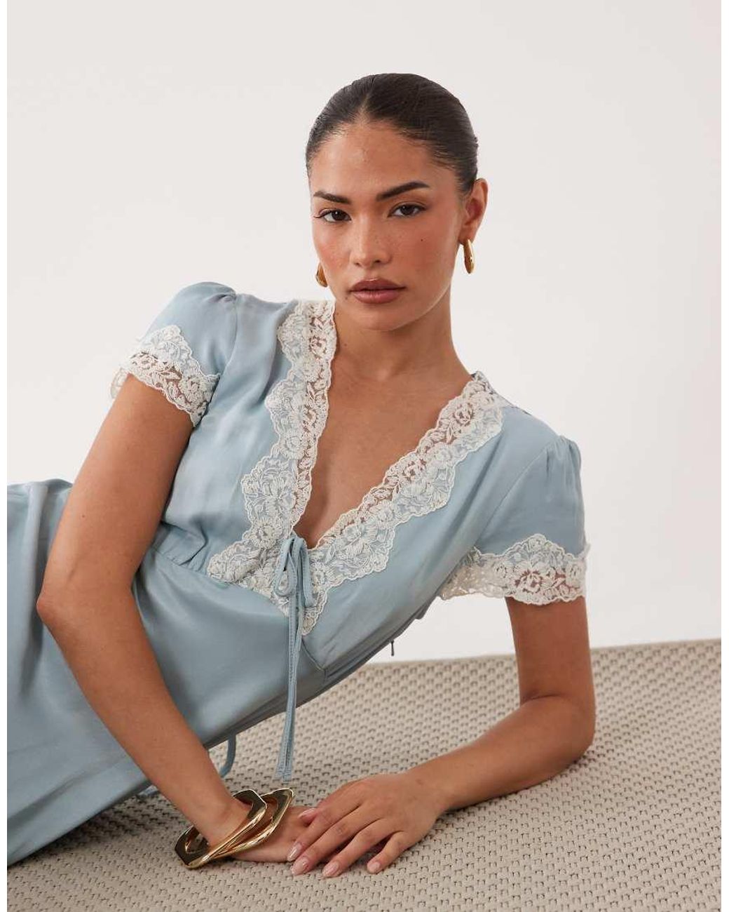 Nobody's Child Petite Blue Aida V-Neck Lace Trim Tie Detail Maxi Dress