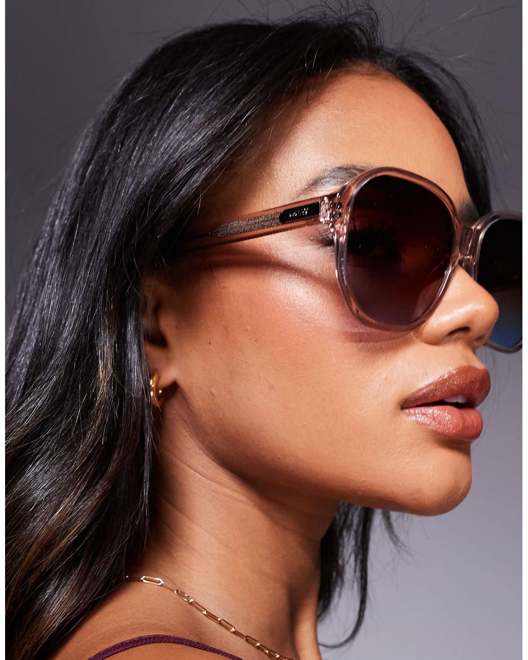 Quay Quay Guess Again Oversized Round Sunglasses in Gray | Lyst