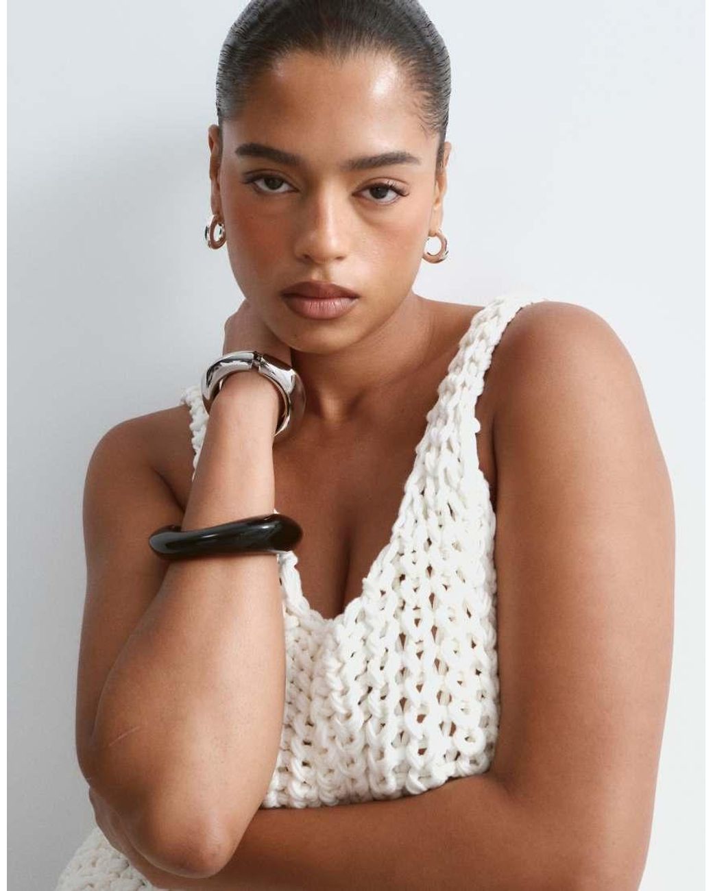 ARRANGE White Curve Chunky Hand Knit Peplum Top