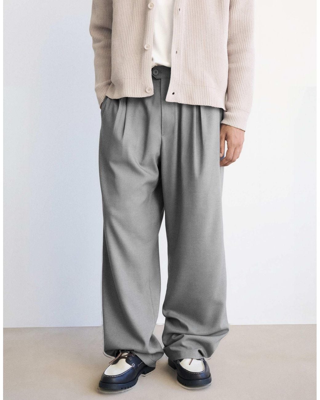 Pull&Bear Gerade anzughose mit abnähern in White für Herren