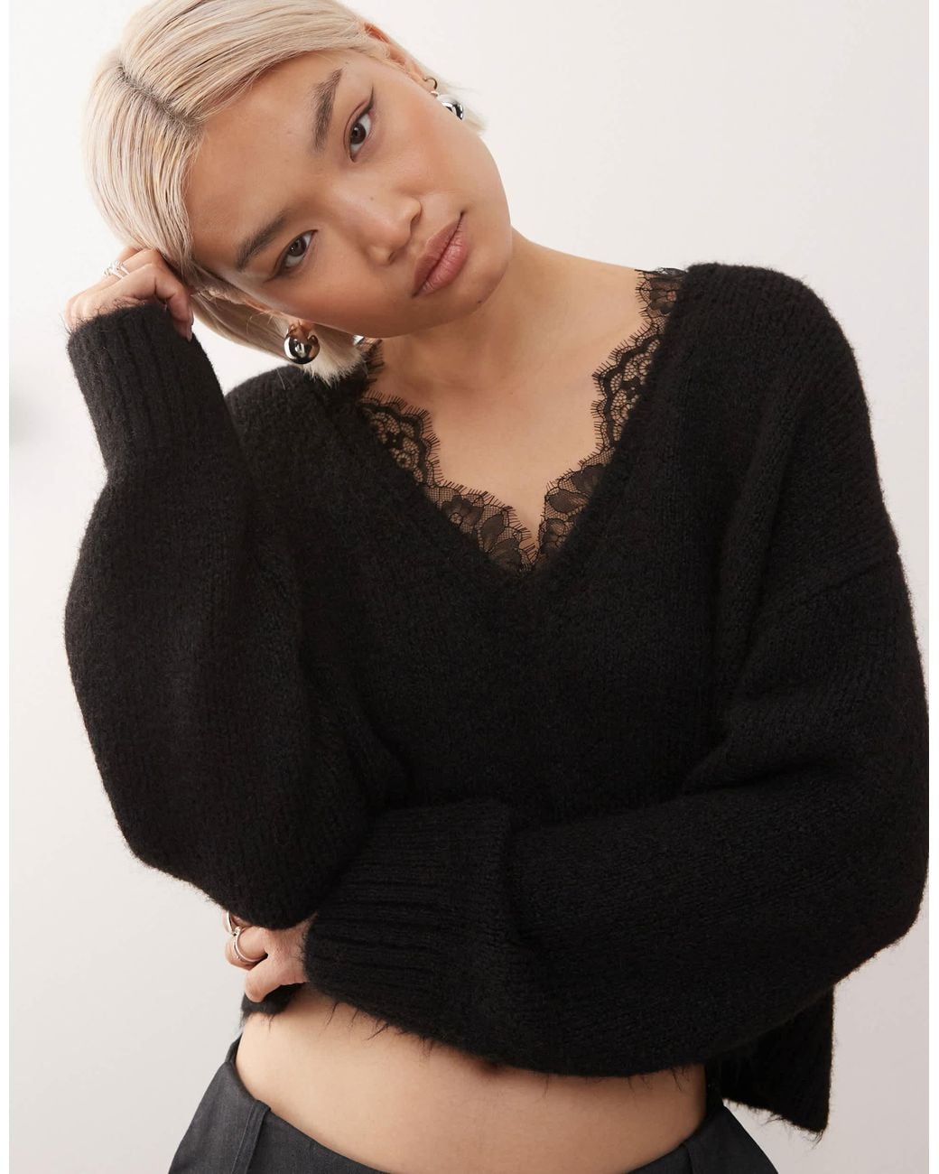 Monki Black – flauschiger strickpullover