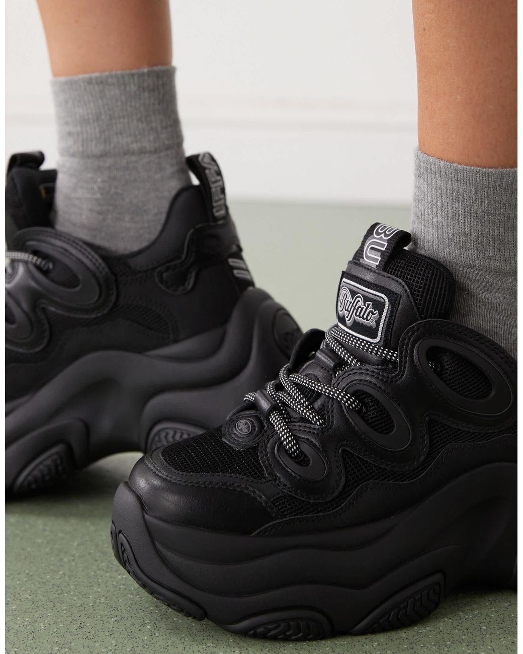 Buffalo Gray Prowler Trainer