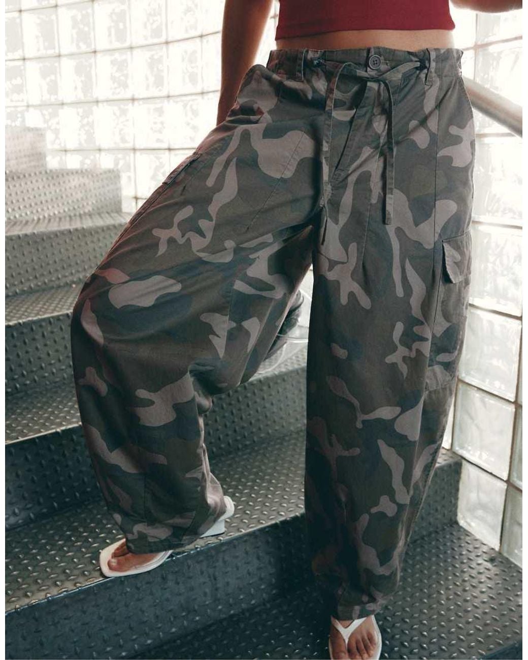 Stradivarius Green Printed Cargo Trousers