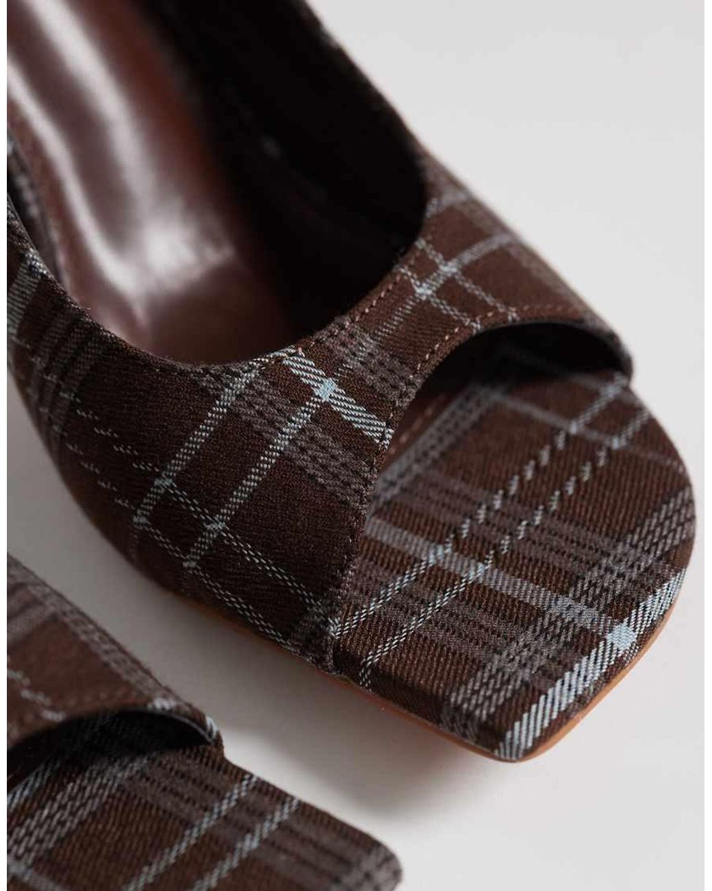 Eclipse di Public Desire in Brown