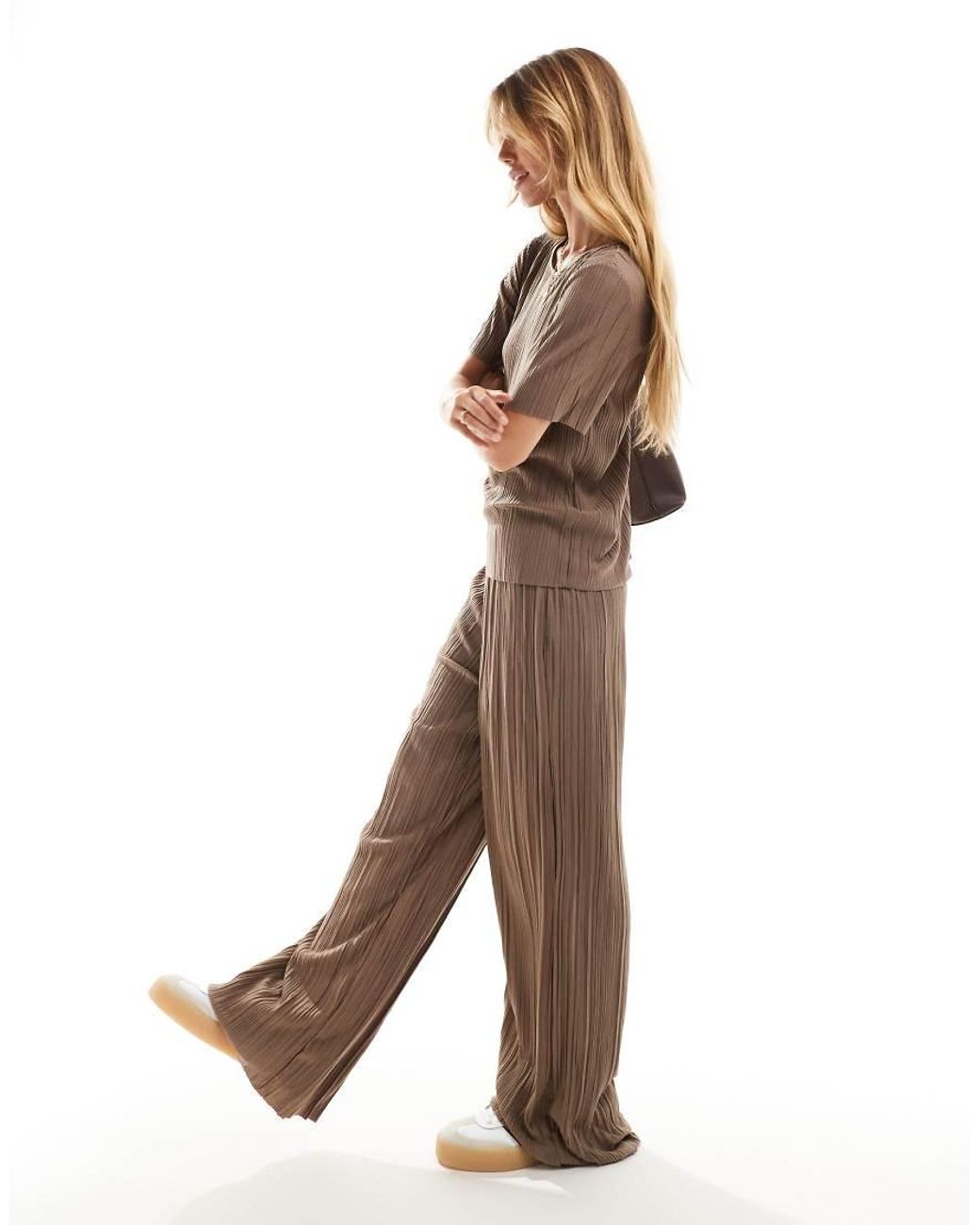 Vila Brown Plisse T-Shirt Co-Ord