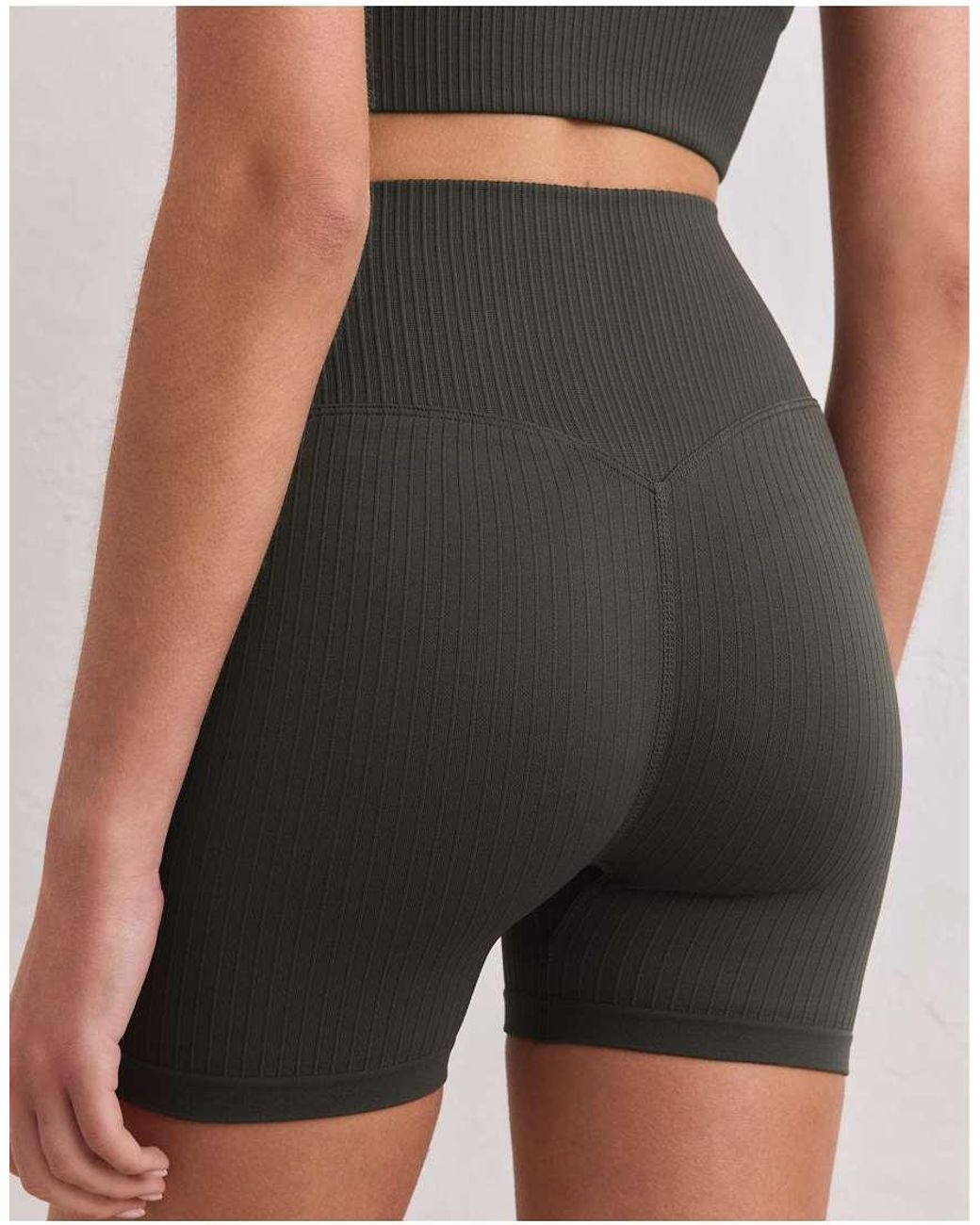 Aim'n Green Dark Ivy Ribbed Seamless Midi Shorts