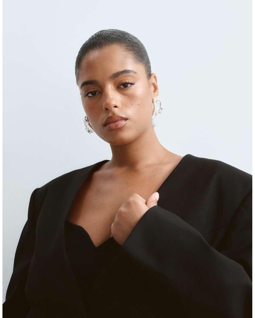 ARRANGE Black Curve Collarless Strong Shoulder Peplum Blazer