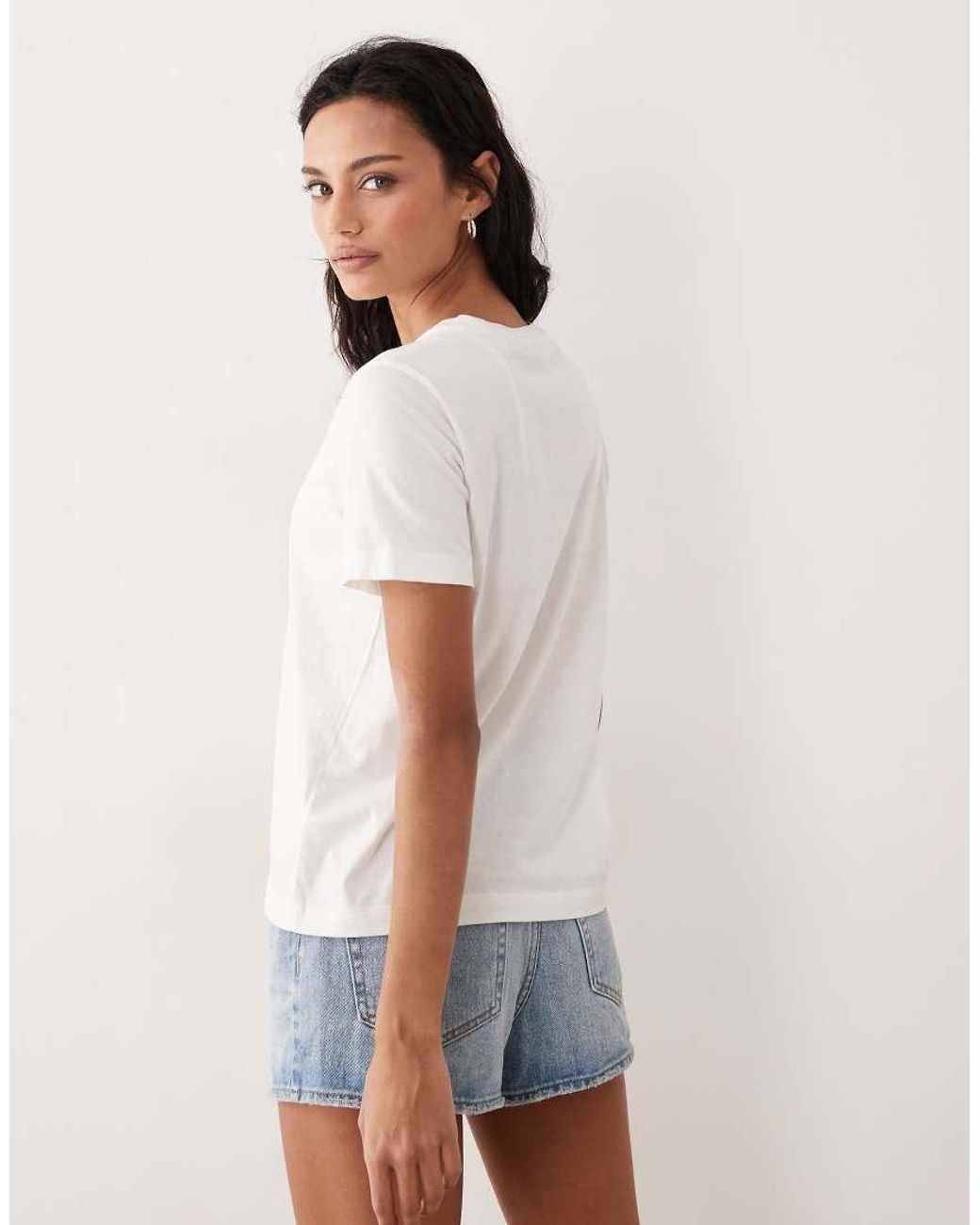 Gant White Small Logo Fitted T-shirt
