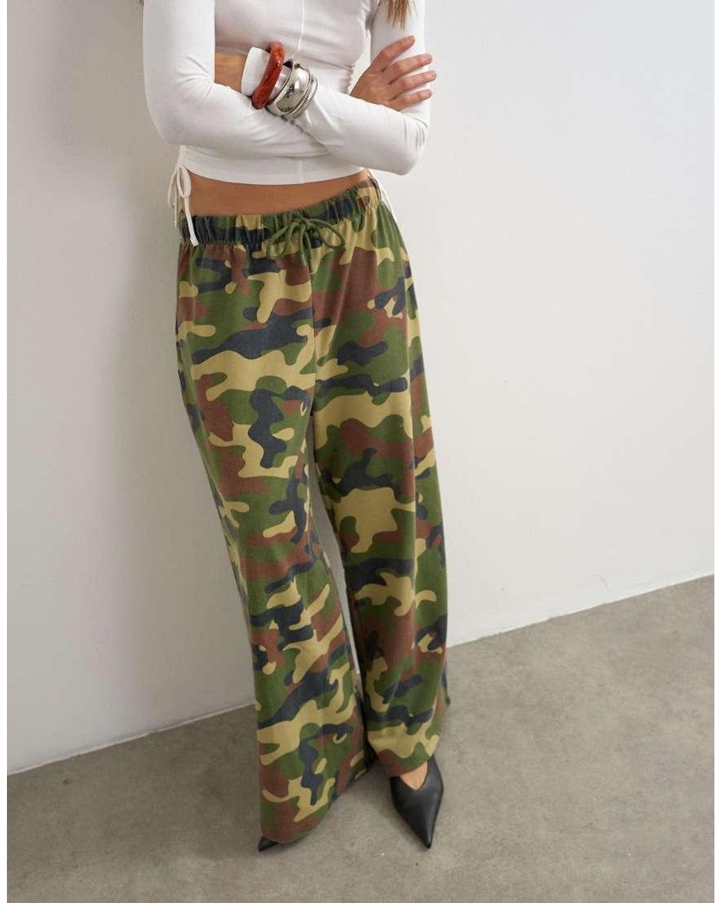 TOPSHOP Green Camo Mid Rise joggers